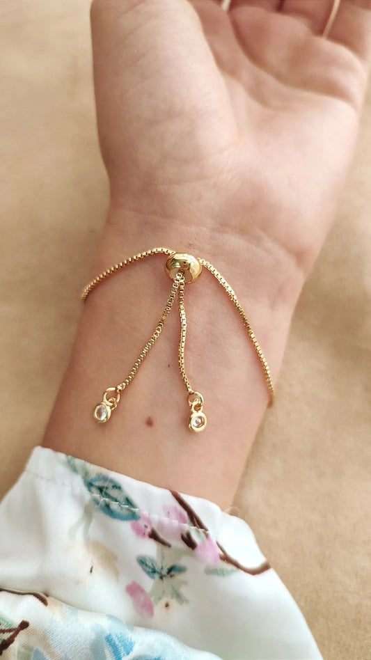 Pulsera dije virgen con mini circones