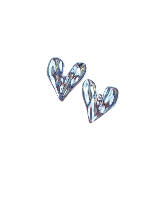 Aretes corazon plateado